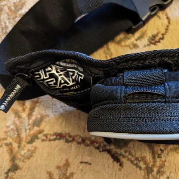 NEW Gemline Reflective Running/Hiking/Travel Belt with removable attachments - Picture 6 of 9